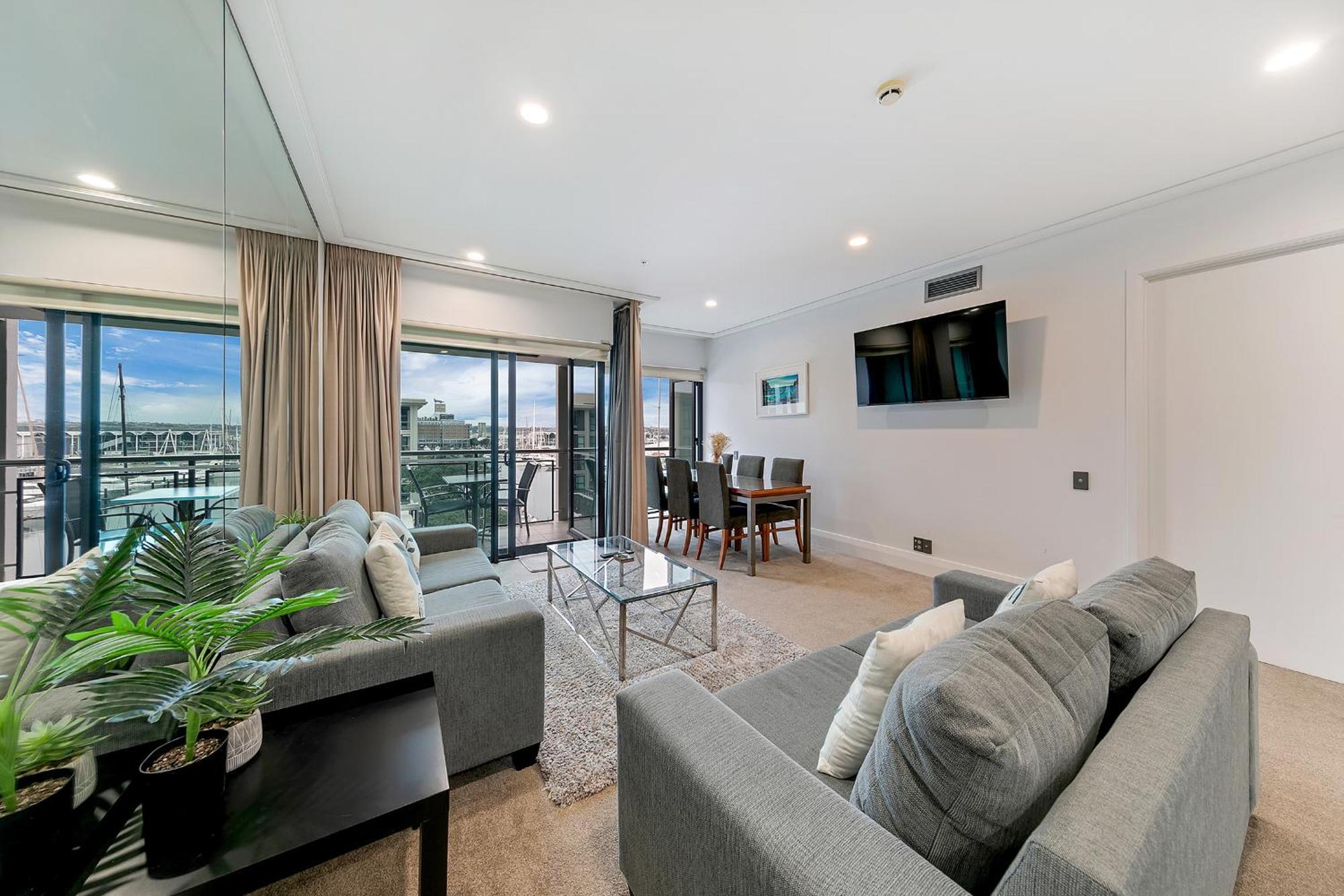 Luxurious & Spacious Living With Breathtaking Views โอ๊คแลนด์ ภายนอก รูปภาพ